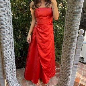 Classy vintage davids bridal strapless red gown prom dress size 4
